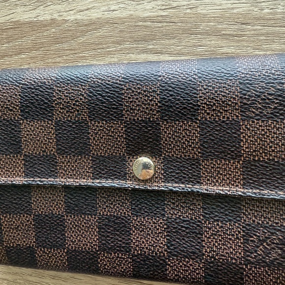 Louis Vuitton Wallet - Picture 3 of 13